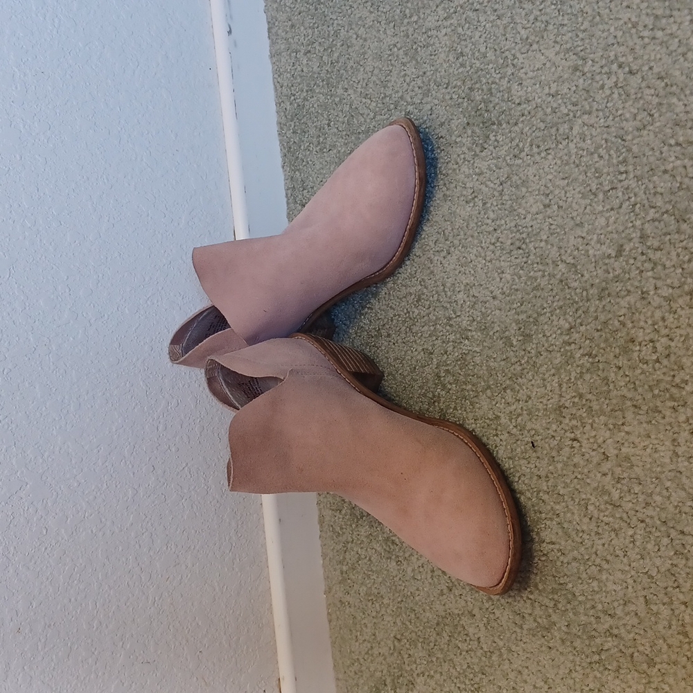 Women's pink blush suede ankle boots